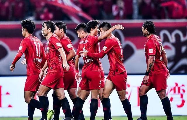 略感受险峰带来的刺激体验九游会j9登陆华山徒步攻(图2)