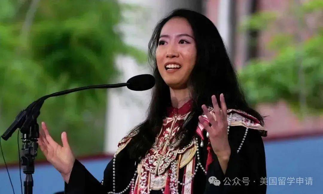 中国女生蒋雨融来自青岛英高毕业本科就读于杜克J9九游会震撼全场！史上首位在哈佛毕业演讲的(图5)